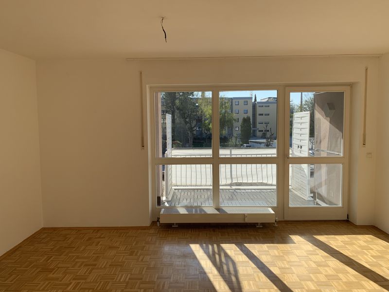 Schöne 2-Zimmer-Wohnung mit EBK und Balkon